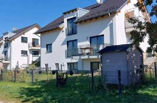 3 Zimmer: Gro&szlig; &amp; Lichtdurchflutet &ndash; neuwertige DG Wohnung in l&auml;ndlicher Region im Gr&uuml;nen in Ergolding