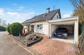 Moderne 3-Zimmer-Dachgeschosswohnung mit gro&szlig;z&uuml;gigem Balkon, Garage und Stellplatz in Reichshof