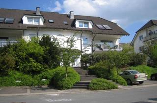 Gro&szlig;z&uuml;gige 3-Zimmer-Dachgescho&szlig;wohnung mit Balkon in Sundern (Sauerland)