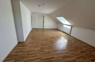 3,5 Zimmer in Eggolsheim: Charmante Dach-Wohnung mit durchdachtem Grundriss in Eggolsheim
