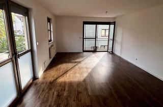 Helle 2-Zimmer-Wohnung mit gro&szlig;em Balkon und zwei Duplex-Stellpl&auml;tzen in Bobingen in Bobingen