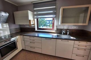Gro&szlig;z&uuml;gige 3 ZKB-Whg mit EBK u. 2 Balkone S/W in Diedorf
