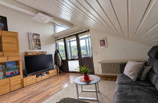 Gepflegte 3-Zimmer-Dachgeschosswohnung mit Balkon und Weitblick in Lennestadt-Maumke in Lennestadt