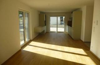 Erstbezug mit eigenem Garten! Moderne 2,5-Zimmer-Wohnung &amp; EBK in zentraler Lage Parsberg in Parsberg