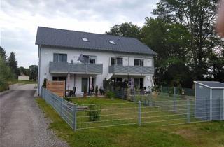 Neubau mit Balkon: freundliche 4,5-Zimmer-Wohnung mit Studio in Schwindegg in Schwindegg