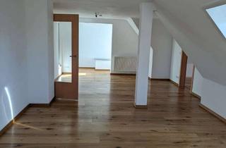 Helle 2,5-Zimmer Wohnung mit Balkon in Illertissen in Illertissen