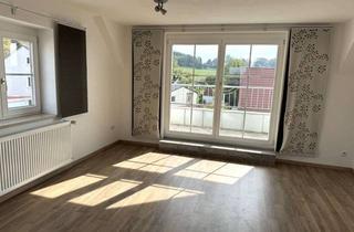 Helle 3-Zimmer-Dachgeschosswohnung mit Balkon in Agawang in Kutzenhausen