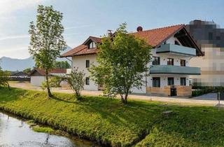 Neuwertige 3-Zimmerwohnung in Seen&auml;he und mit gro&szlig;em Balkon / Hobbykeller in Bernau am Chiemsee