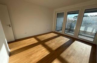 Helle 3-Zimmer-Wohnung mit 2 B&auml;dern, Balkon &amp; Loggia - viel Platz zum wohlf&uuml;hlen in Gauting