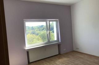 65 Qm-EG-Wohnung in sehr gepflegtem 3-Familienhaus mit Einbauk&uuml;che, mod. Bad und sch&ouml;ner Aussicht in Radevormwald