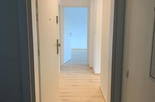 Modernisierte 3-Zimmer-Wohnung mit Balkon und 2 Au&szlig;enstellpl&auml;tzen in Mettmann