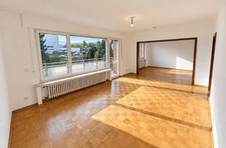 Frisch renoviert: 100 m&sup2; mit Balkon, neuer K&uuml;che &amp; Garage in Herford