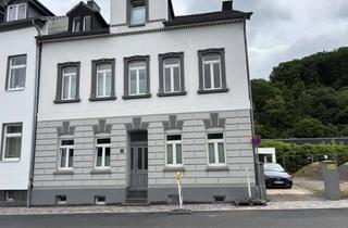 Gro&szlig;z&uuml;gige 3-Zimmer-Wohnung mit Balkon, Einbauk&uuml;che und Renovierung vor Einzug in Bad Münstereifel